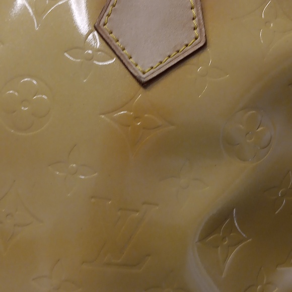 AUTHENTIC Louis Vuitton Monogram Vernis yellow zip top tote - Picture 16 of 16